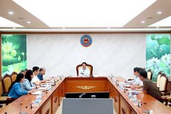 Bộ Tài chính bàn chính sách hỗ trợ công chức xa nhà