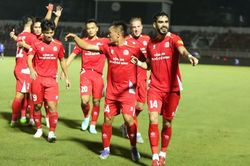 Sao ngoại lập hat-trick, CAHN đánh bại Hà Nội FC trong 'đại tiệc bàn thắng' tại Hàng Đẫy