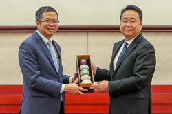 Đại sứ Phạm Thanh Bình hội kiến Phó Trưởng ban Tuyên truyền Trung ương Đảng Cộng sản Trung Quốc