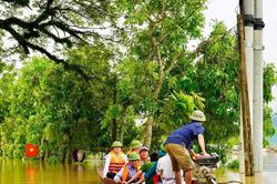 Xã Tân Kỳ sơ tán hàng trăm hộ dân khỏi vùng ngập lụt