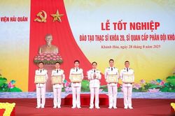Học viện Hải quân trao bằng tốt nghiệp Thạc sĩ và sĩ quan cấp phân đội