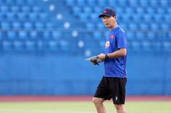 HLV Hoàng Văn Phúc: 'Ông Kim Sang Sik đãi cát tìm vàng'