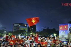Biển người đổ về Quảng trường Ba Đình, hân hoan chờ tổng duyệt diễu binh, diễu hành