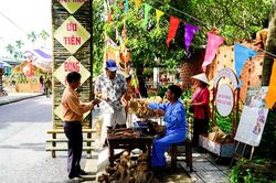 Làng gốm Thanh Hà rộn ràng khai hội