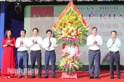Đồng chí Phó Bí thư Tỉnh ủy, Chủ tịch HĐND tỉnh Lê Quốc Chỉnh dự khai mạc 'Ngày hội Văn hóa-Thể thao' xã Cổ Lễ