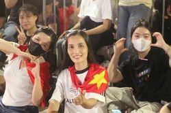 Người dân 'cắm chốt' trước 2 ngày, thức trắng đêm chờ xem diễu binh 2/9