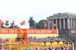 Tổ quốc bao giờ đẹp thế này chăng? (*)