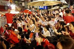 Hàng vạn trái tim chung nhịp đập, hướng về Quảng trường Ba Đình