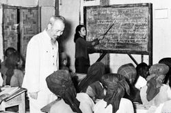 Cách mạng Tháng Tám: Sự phục hưng của một nền văn hóa dân tộc đầy tự hào
