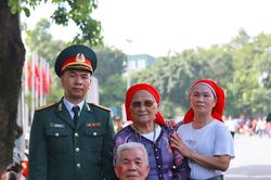 Những giọt nước mắt hạnh phúc của các cựu chiến binh trong hào khí ngày hội non sông