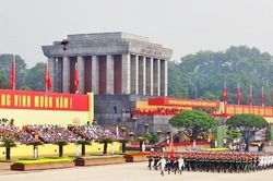 Trọng thể tổ chức Lễ kỷ niệm, diễu binh, diễu hành chào mừng Quốc khánh 2/9