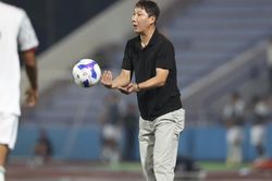 HLV Kim Sang Sik: 'Tôi hài lòng với chiến thắng và tỷ số 2-0'