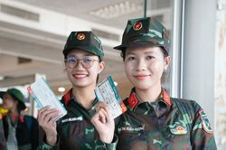 Chuyến bay đặc biệt chở những 'bông hồng thép' rời Hà Nội sau nhiệm vụ A80