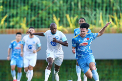 Đội tuyển Việt Nam đấu tập với dàn ngoại binh của nhà vô địch V-League