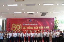 Tổng Giám đốc Đài Truyền hình Việt Nam chúc mừng Đài Tiếng nói Việt Nam nhân dịp 80 năm thành lập