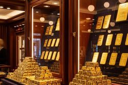 Giá vàng chiều nay 4/9/2025: Giá vàng trong nước sắp chạm 134 triệu đồng, vàng thế giới giảm sâu