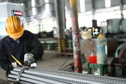 VN-Index tiến sát mốc 1.700 điểm, cổ phiếu thép tạo sóng