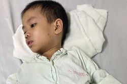 Bé Dương Anh Tuấn bị tan máu bẩm sinh được bạn đọc giúp đỡ hơn 75 triệu đồng