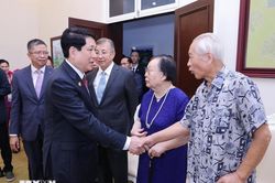 Chủ tịch nước gặp gia đình nhân sĩ hữu nghị - tướng lĩnh cách mạng, cố vấn Trung Quốc