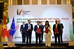 Gần 300 doanh nghiệp Việt Nam - Italia gặp gỡ, tìm kiếm cơ hội hợp tác