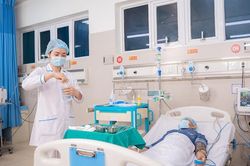 Cứu sống người mắc bệnh hiếm gặp với các dấu hiệu tưởng quen thuộc