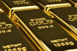 Giá vàng thế giới có thể chạm mốc 5.000 USD nếu Tổng thống Donald Trump tiếp tục can thiệp Fed