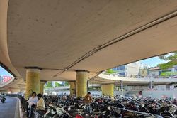 Hà Nội cần rà soát việc cấp phép và quản lý bãi trông giữ xe sau vụ cháy bãi xe dưới gầm cầu Vĩnh Tuy