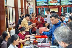 Giá vàng chiều nay 5/9: Giá vàng tăng cao không cản nổi