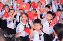 Chính phủ ban hành Nghị định quy định chính sách miễn học phí