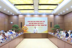 Tri ân đội ngũ thư ký Đoàn ĐBQH – 'cánh tay nối dài' góp phần vào thành công của Quốc hội
