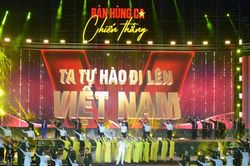 Hào hùng chương trình chính luận nghệ thuật 'Bản hùng ca chiến thắng'