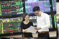 Chứng khoán tuần qua: VN-Index ngắt mạch tăng, trước áp lực chốt lời