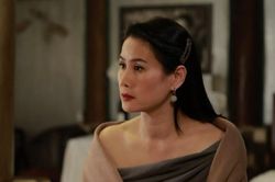 Thân Thúy Hà - mẹ Quang phim 'Mưa đỏ' trải lòng: 'Không vui nếu bị mang ra so sánh'