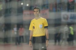 Trọng tài Indonesia bắt trận U23 Việt Nam gặp U23 Yemen, được gọi là Vua thẻ