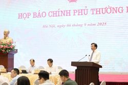 8 tháng đầu năm: Kim ngạch xuất khẩu và giải ngân vốn đầu tư công tăng cao