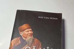 Không chỉ là chuyện về một nhà thơ… đa tình!
