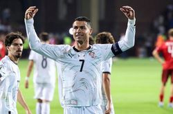 Ronaldo đang bay đến cột mốc 1.000 bàn