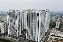 Tín dụng chảy mạnh vào bất động sản: lợi nhuận khủng, rủi ro treo đầu sợi tóc