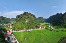 Báo VietNamNet và GHTK bàn giao công trình điểm trường ở Cao Bằng