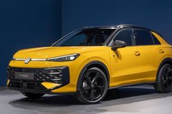 Volkswagen ra mắt xe hybrid thế hệ T-Roc hoàn toàn mới