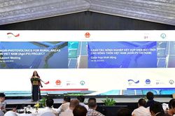 Tăng thu nhập nhờ làm nông kết hợp điện mặt trời