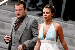 Van Gaal nói lời khiếm nhã khi lần đầu gặp vợ Rooney