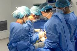Mổ lấy sỏi mật thành công cho người đàn ông có 'trái tim bên phải'