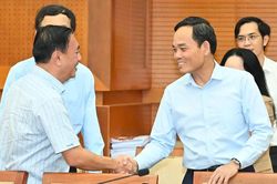 Hoàn thiện thể chế, thu hút chuyên gia giỏi cho Trung tâm Tài chính quốc tế tại TPHCM