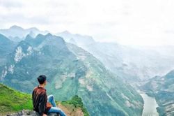 Hà Giang: 'Mỏm đá tử thần' tạm dừng đón khách để cải tạo đảm bảo an toàn