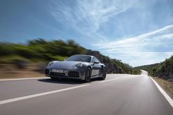 Xe điện Porsche 911 Turbo S: kỷ nguyên mới của tốc độ và công nghệ