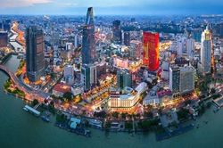 Kinh tế TP.HCM 8 tháng: Tăng trưởng sáng màu, song đầu tư công vẫn là 'điểm nghẽn'