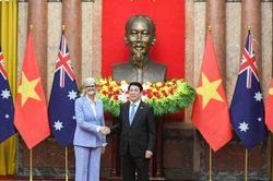 Chủ tịch nước Lương Cường chủ trì lễ đón cấp Nhà nước Toàn quyền Australia
