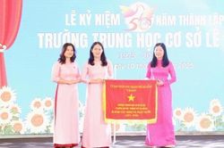 Kỷ niệm 50 năm thành lập, Trường THCS Lê Độ đón nhận Cờ thi đua của UBND thành phố Đà Nẵng
