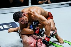 Võ sĩ Akbar Abdullaev bảo vệ thành công ngôi vô địch hạng lông ONE Championship